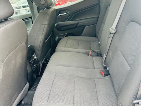 Used 2025 Chevrolet Colorado image 11