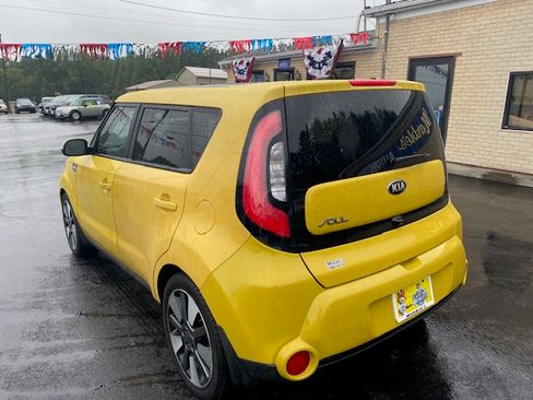Used 2015 Kia Soul ! FWD image 8