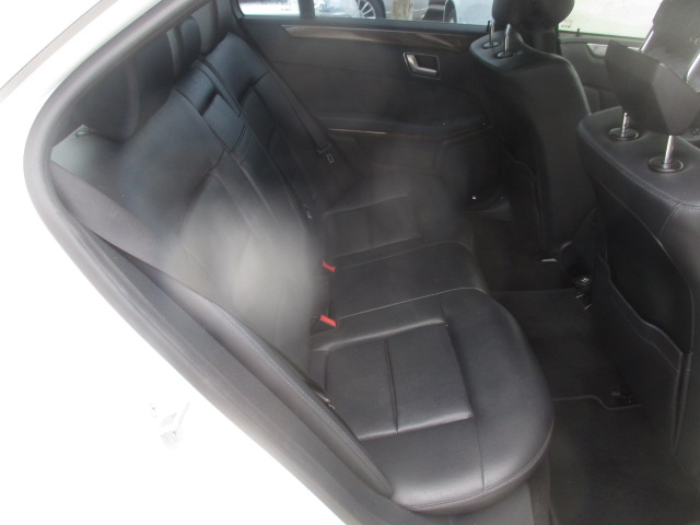 Used 2013 Mercedes-Benz E 350 4MATIC Sedan image 11