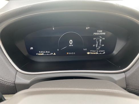 Used 2019 Lincoln Nautilus Select image 12