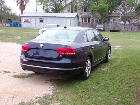 Used 2015 Volkswagen Passat 1.8T SE image 4