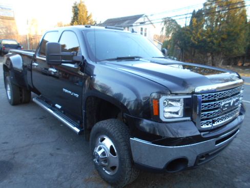 Used 2012 GMC Sierra 3500 Denali image 3