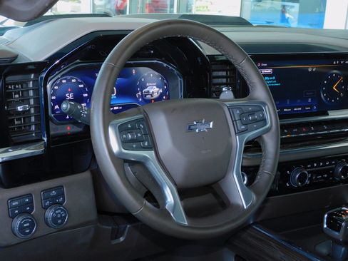 Used 2024 Chevrolet Silverado 1500 LT Trail Boss image 26