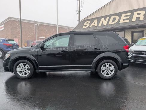 Used 2019 Dodge Journey SE image 2