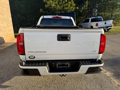 Used 2021 Chevrolet Colorado 2WD Extended Cab LT image 4