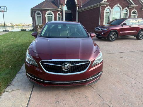 Used 2017 Buick LaCrosse Essence image 2