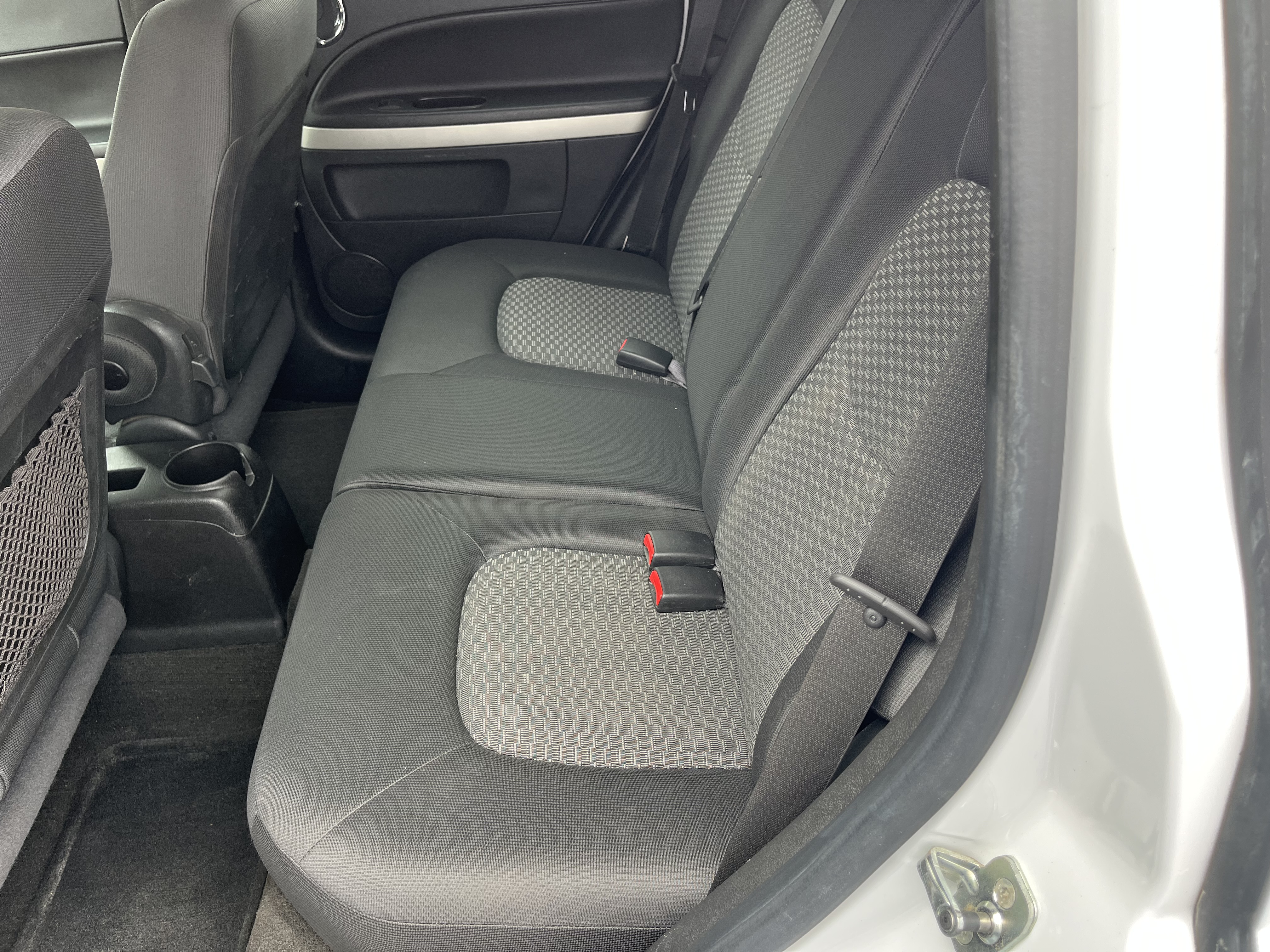 Used 2010 Chevrolet HHR LS FWD image 9