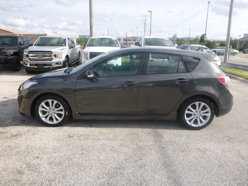 Used 2010 MAZDA MAZDA3 s Grand Touring Hatchback FWD image 2