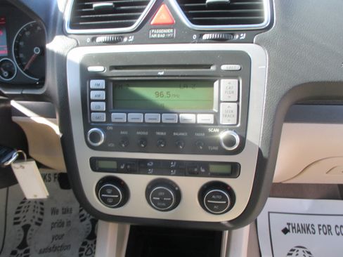 Used 2009 Volkswagen Eos Komfort FWD image 8