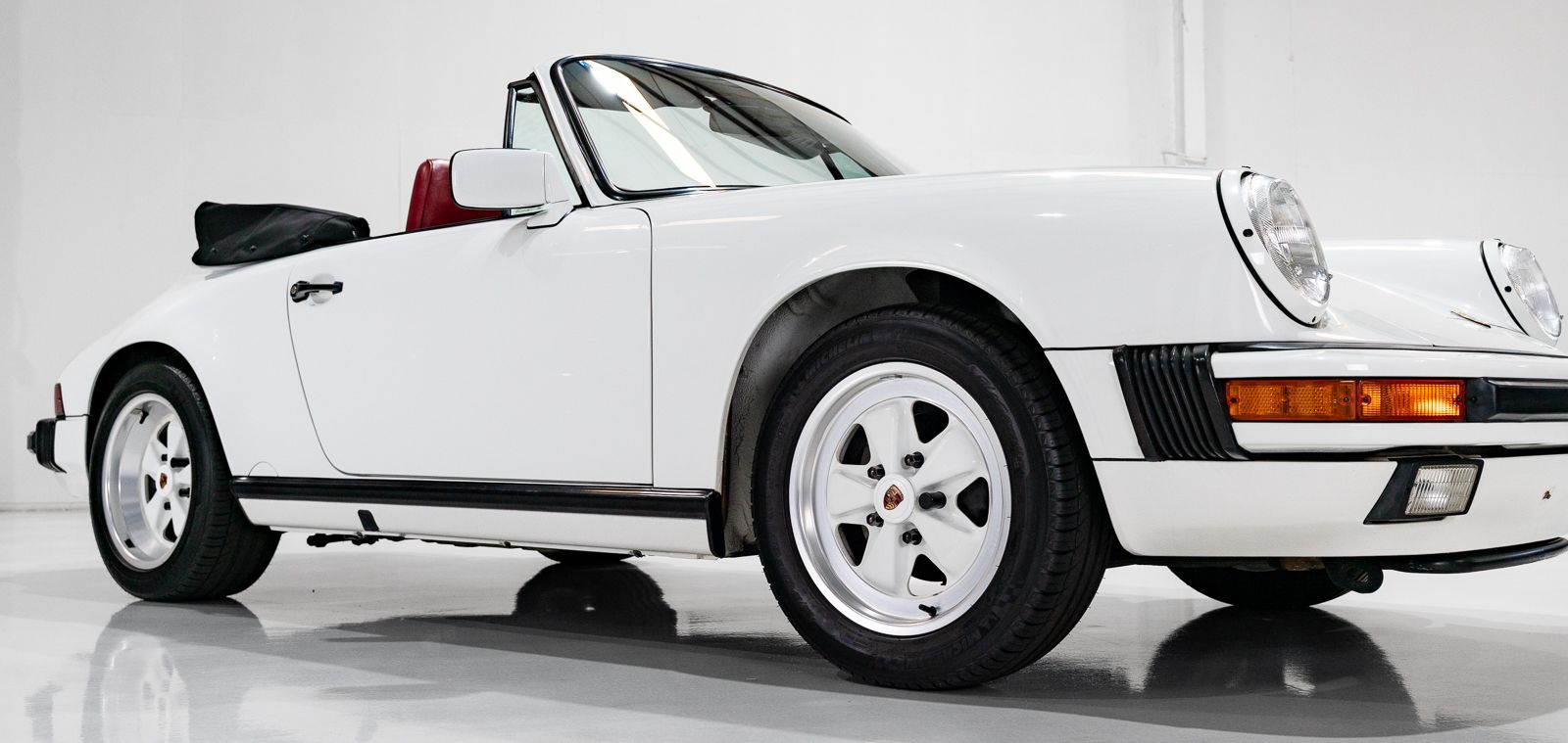 Used 1989 Porsche 911 Carrera Cabriolet RWD image 32