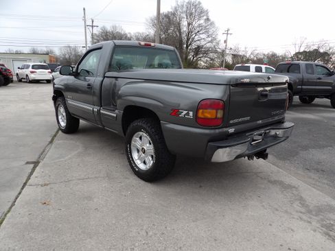 Used 2001 Chevrolet Silverado 1500 LS image 2