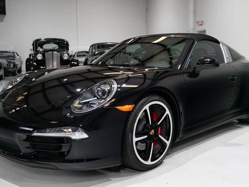 Used 2015 Porsche 911 Targa 4S image 4