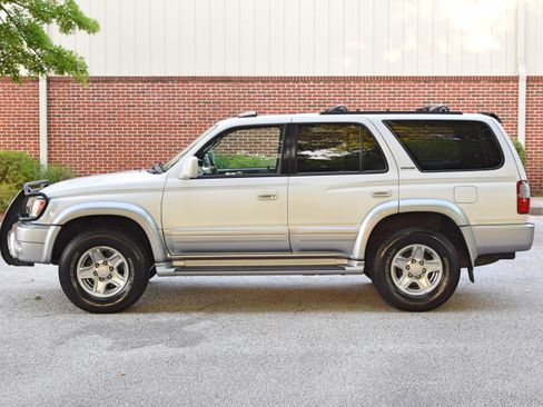 Used 2000 Toyota 4Runner Limited AWD/4WD image 1