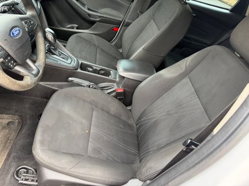 Used 2015 Ford Focus SE image 29