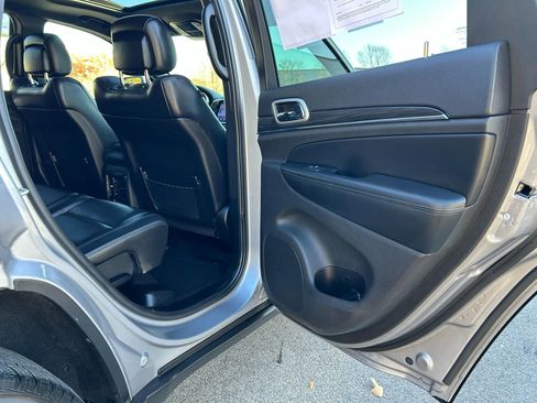 Used 2019 Jeep Grand Cherokee Limited image 62