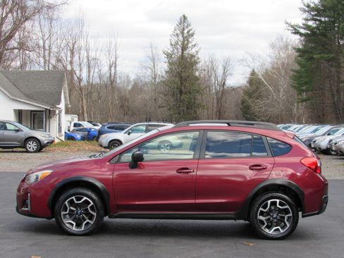Used 2016 Subaru Crosstrek 2.0i Premium image 5