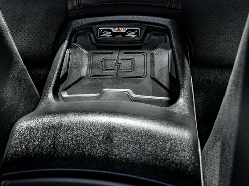 Used 2019 Chevrolet Camaro ZL1 Coupe RWD image 40