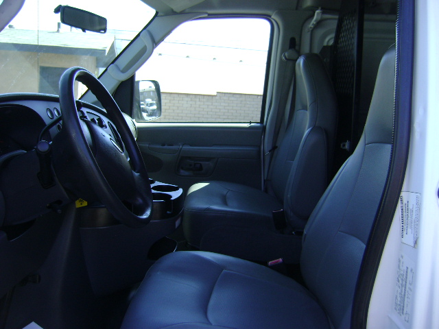 Used 2008 Ford E-350 and Econoline 350 Super Duty RWD image 11