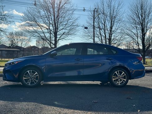 Used 2024 Kia Forte LXS image 3