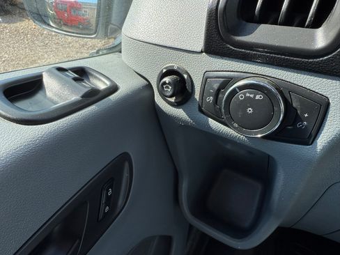 Used 2018 Ford Transit 250 image 8