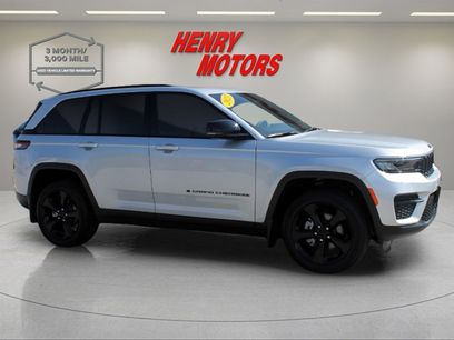 Used 2023 Jeep Grand Cherokee Altitude