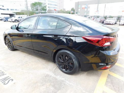 Used 2019 Hyundai Elantra SE image 6
