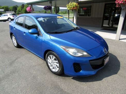 Used 2012 MAZDA MAZDA3 Touring image 2