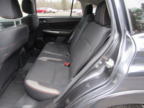 Used 2017 Subaru Crosstrek 2.0i Premium image 17