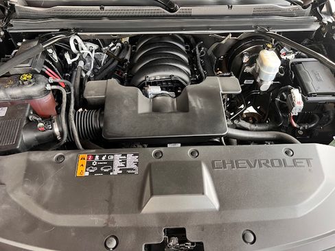 Used 2020 Chevrolet Suburban LT image 24