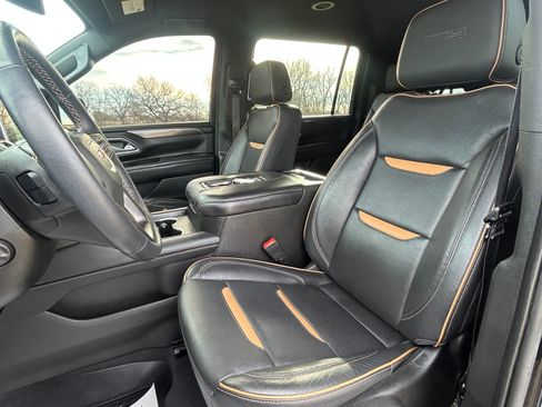 Used 2022 GMC Yukon XL AT4 image 9