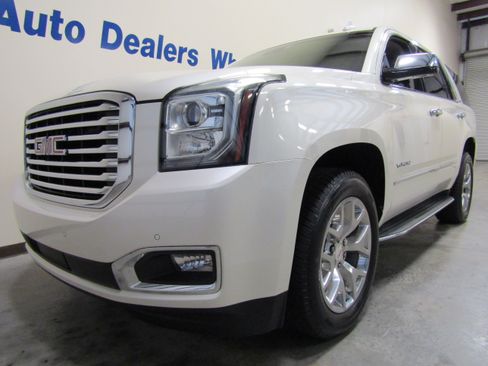 Used 2015 GMC Yukon SLT image 2