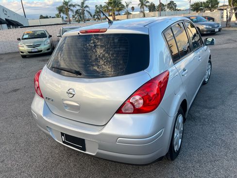 Used 2011 Nissan Versa Hatchback FWD image 8