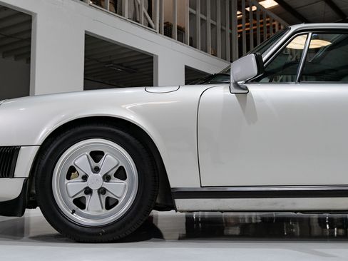 Used 1989 Porsche 911 Carrera image 10