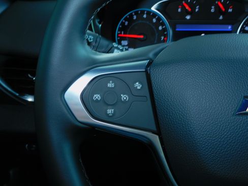 Used 2023 Chevrolet Traverse LT image 27