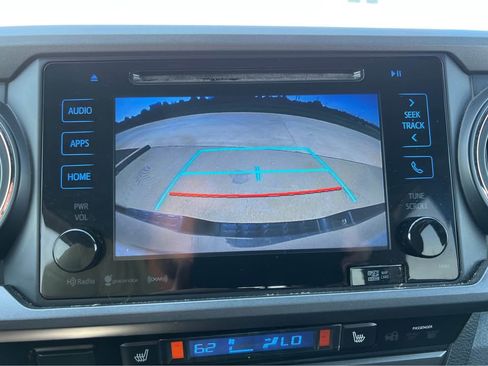 Used 2016 Toyota Tacoma TRD Off-Road image 19