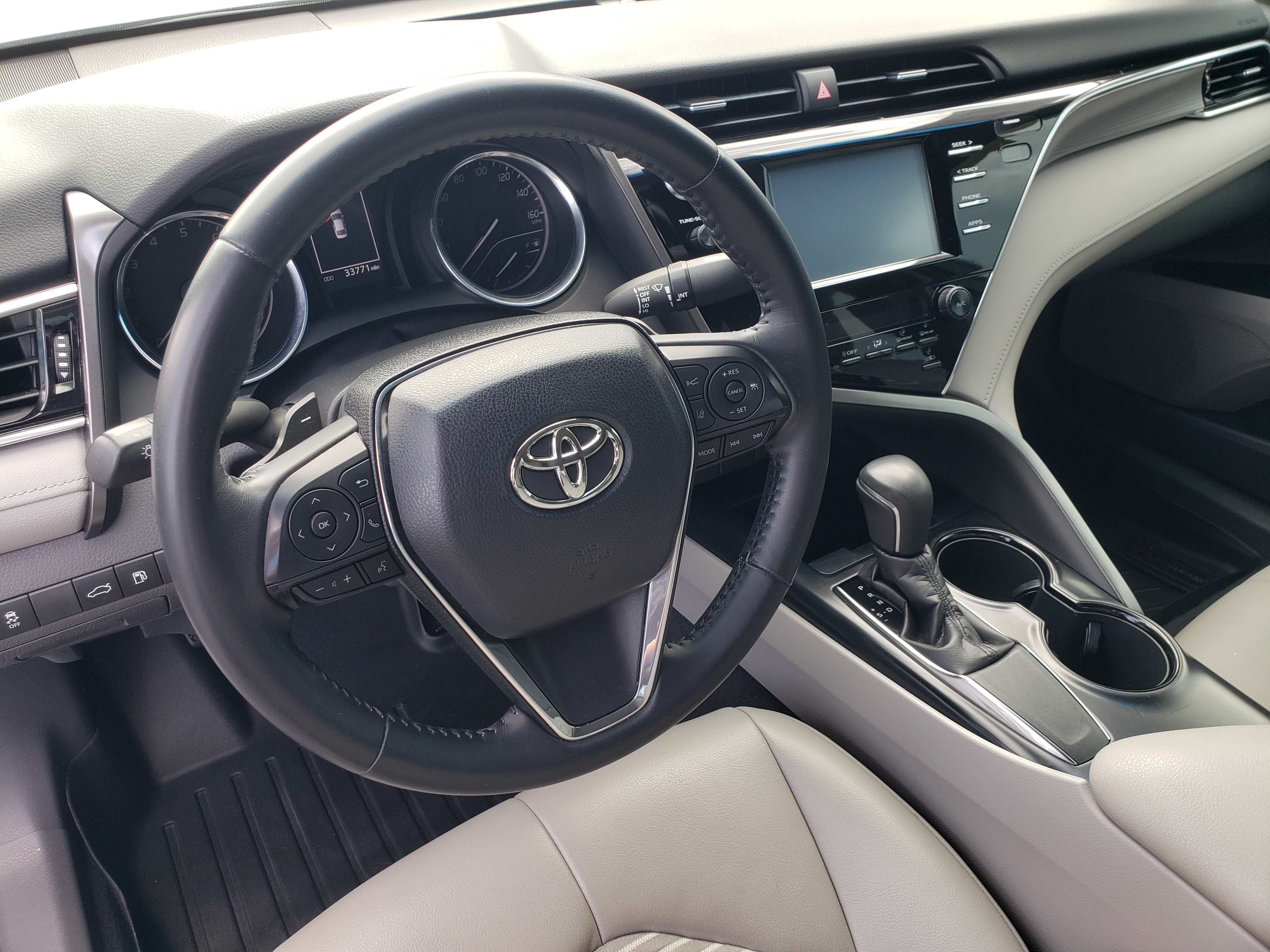 Used 2018 Toyota Camry SE Sedan FWD image 10