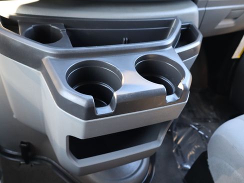 Used 2012 Ford E-350 and Econoline 350 XLT image 23