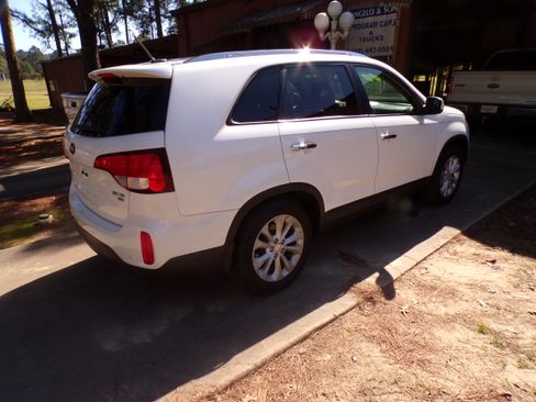 Used 2014 Kia Sorento EX-L image 7