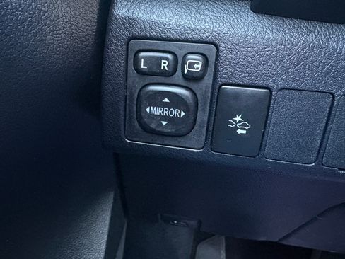 Used 2017 Toyota Corolla iM image 19