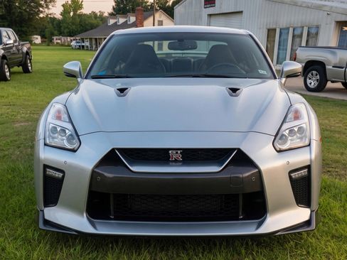 Used 2019 Nissan GT-R Premium AWD/4WD image 1