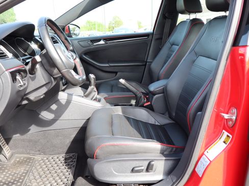 Used 2015 Volkswagen Jetta GLI image 10