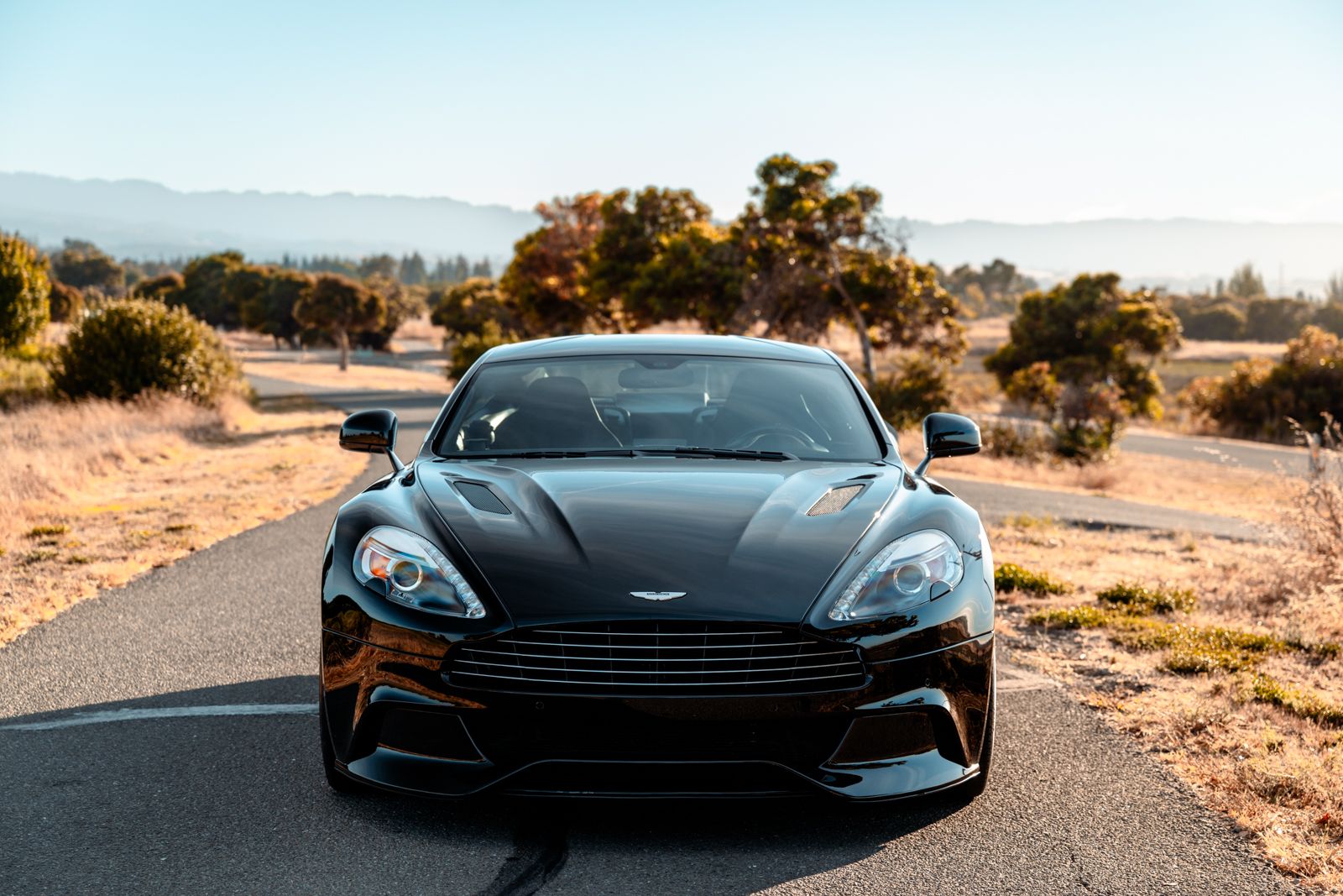 Used 2014 Aston Martin Vanquish Coupe RWD image 13