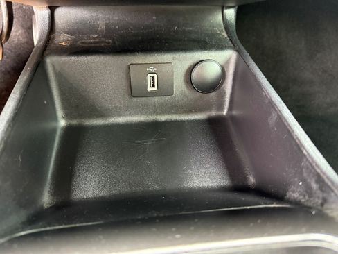 Used 2017 Ford Fusion SE image 11