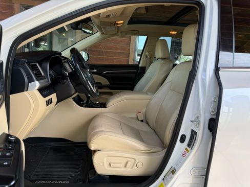 Used 2015 Toyota Highlander AWD Limited V6 image 9