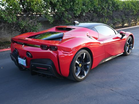 Used 2021 Ferrari SF90 Stradale image 8