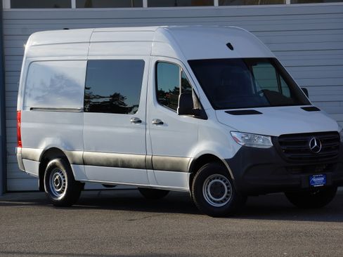 Used 2019 Mercedes-Benz Sprinter image 3