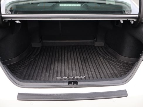 Used 2018 Toyota Camry XSE image 13