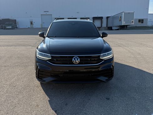 Used 2022 Volkswagen Tiguan SE R-Line image 8