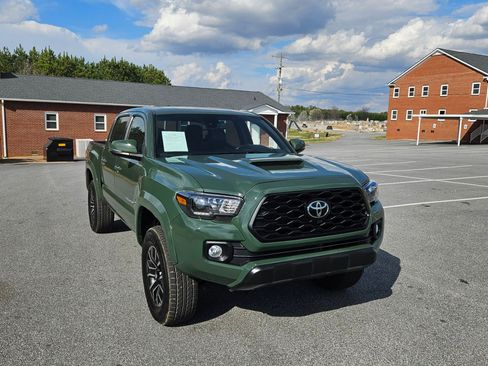 Used 2021 Toyota Tacoma image 6