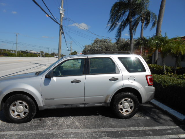 Used 2008 Ford Escape 2WD XLS image 2